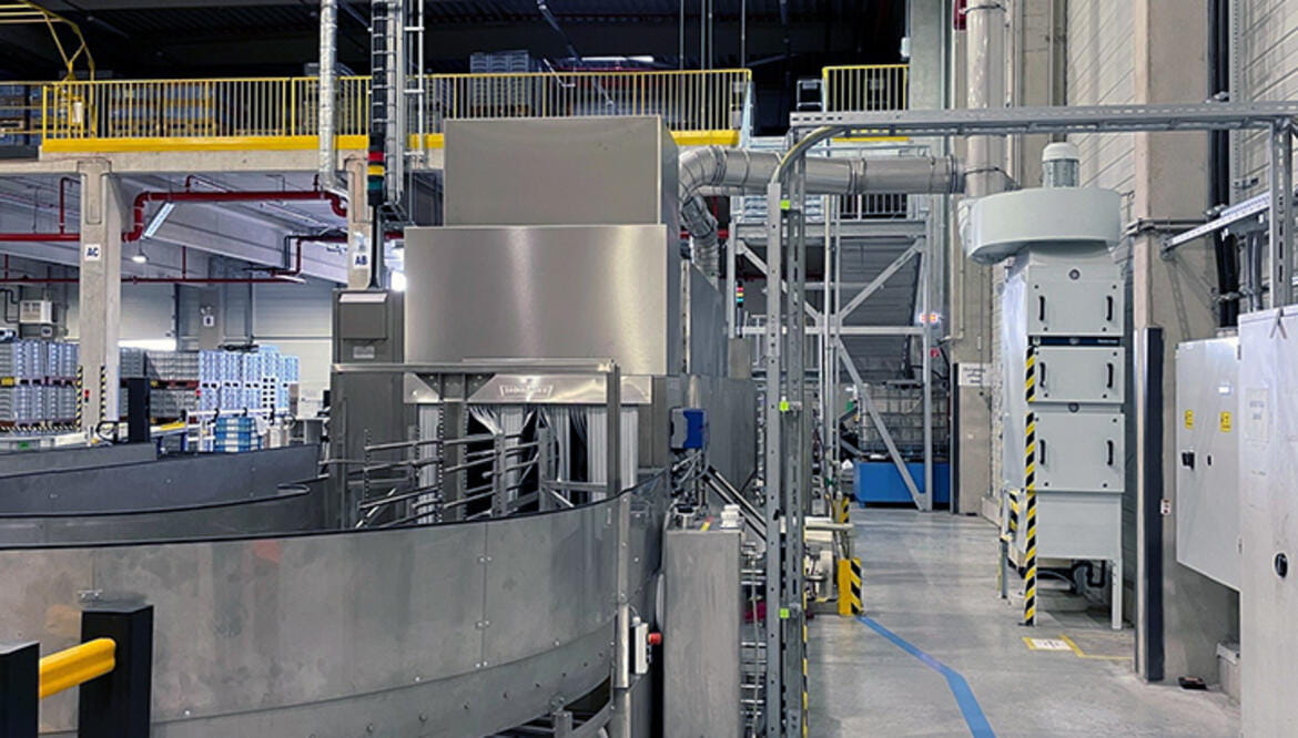 Denso采用高效的油雾过滤方案去除工业清洗产生的有害颗粒